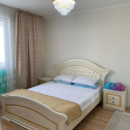Apartment In Almaty Exterior photo